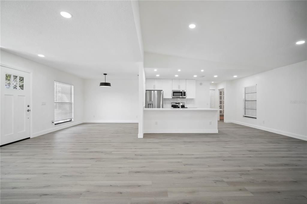 Active With Contract: $399,000 (4 beds, 2 baths, 1888 Square Feet)