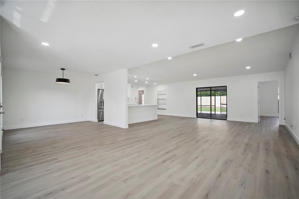 Active With Contract: $399,000 (4 beds, 2 baths, 1888 Square Feet)