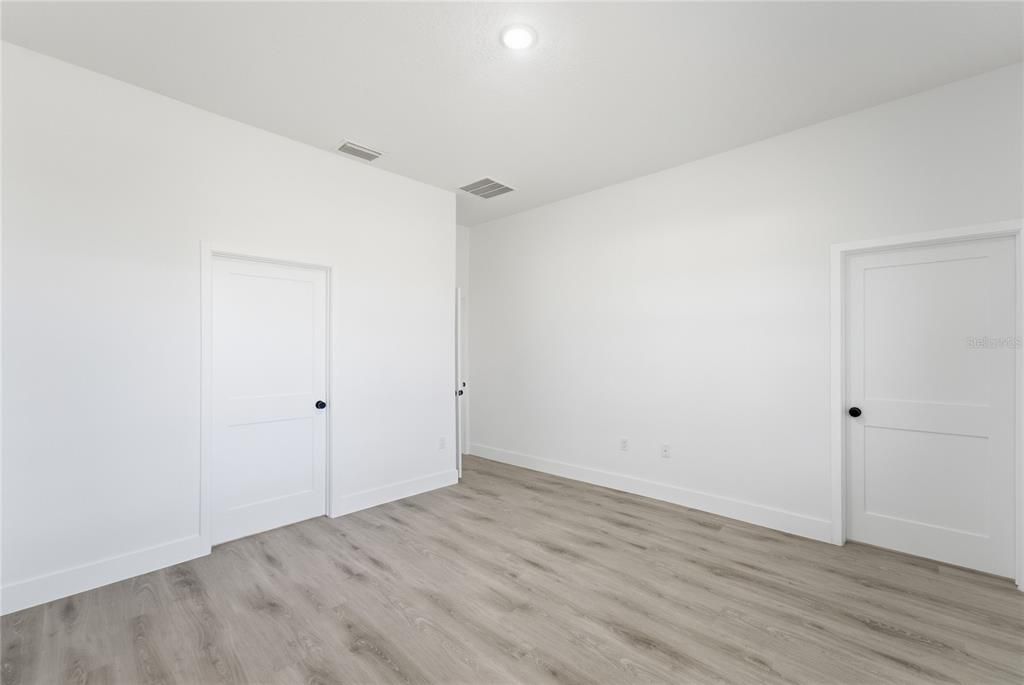 For Rent: $2,100 (4 beds, 3 baths, 1896 Square Feet)