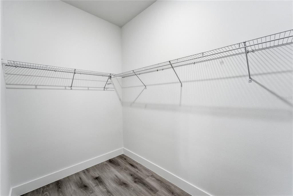 For Rent: $2,100 (4 beds, 3 baths, 1896 Square Feet)