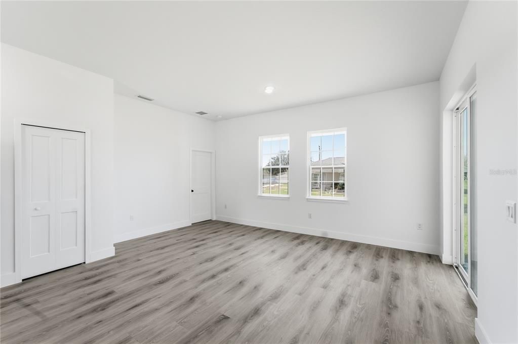 For Rent: $2,100 (4 beds, 3 baths, 1896 Square Feet)