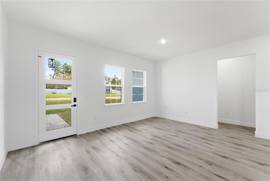 For Rent: $2,100 (4 beds, 3 baths, 1896 Square Feet)
