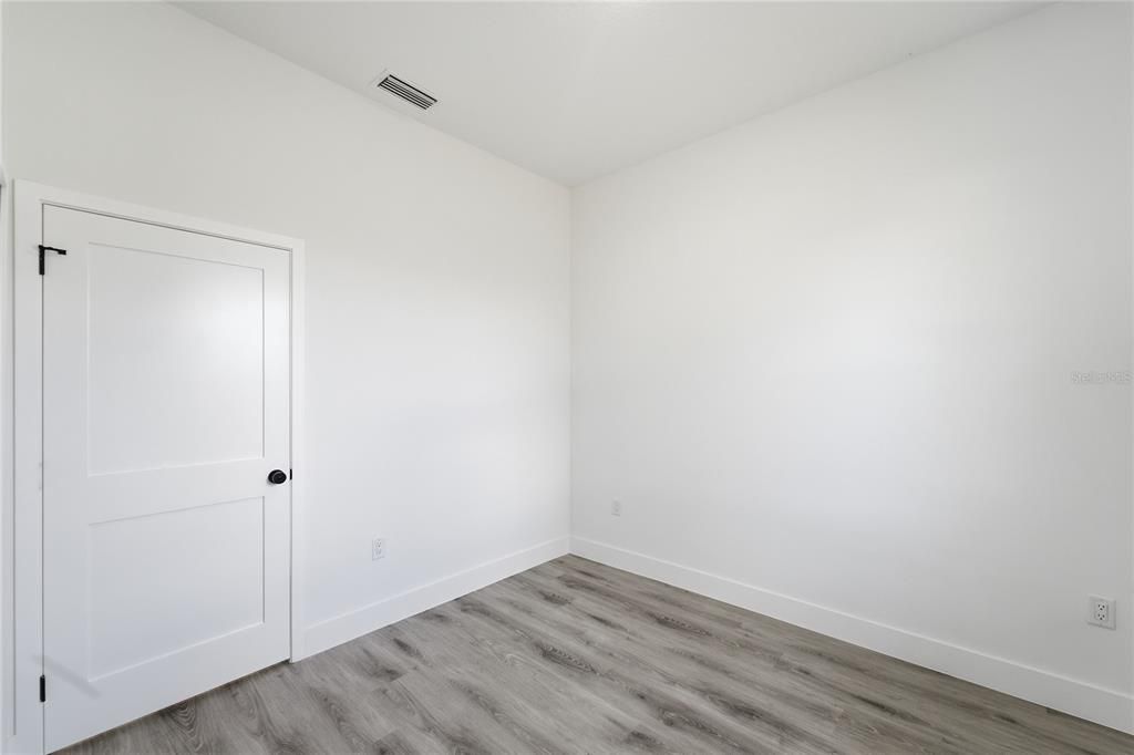 For Rent: $2,100 (4 beds, 3 baths, 1896 Square Feet)