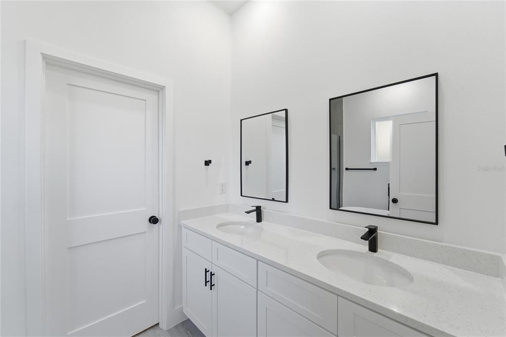 For Rent: $2,100 (4 beds, 3 baths, 1896 Square Feet)