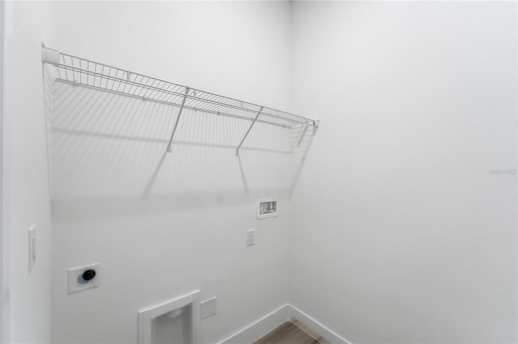 For Rent: $2,100 (4 beds, 3 baths, 1896 Square Feet)