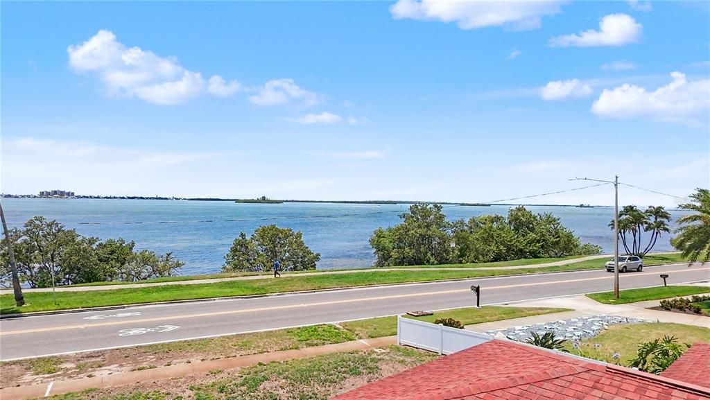For Sale: $1,295,000 (3 beds, 3 baths, 2367 Square Feet)