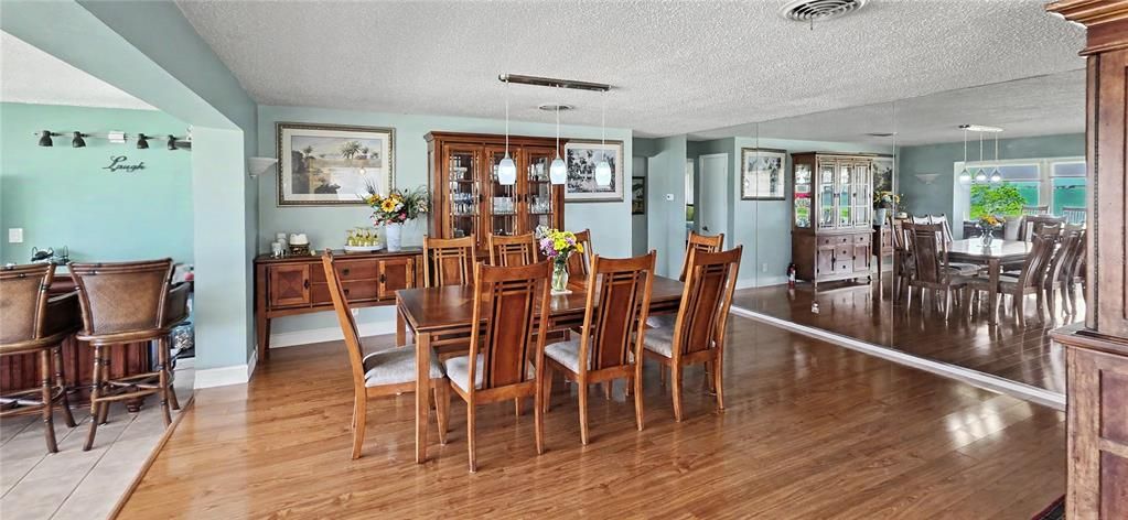 For Sale: $1,295,000 (3 beds, 3 baths, 2367 Square Feet)