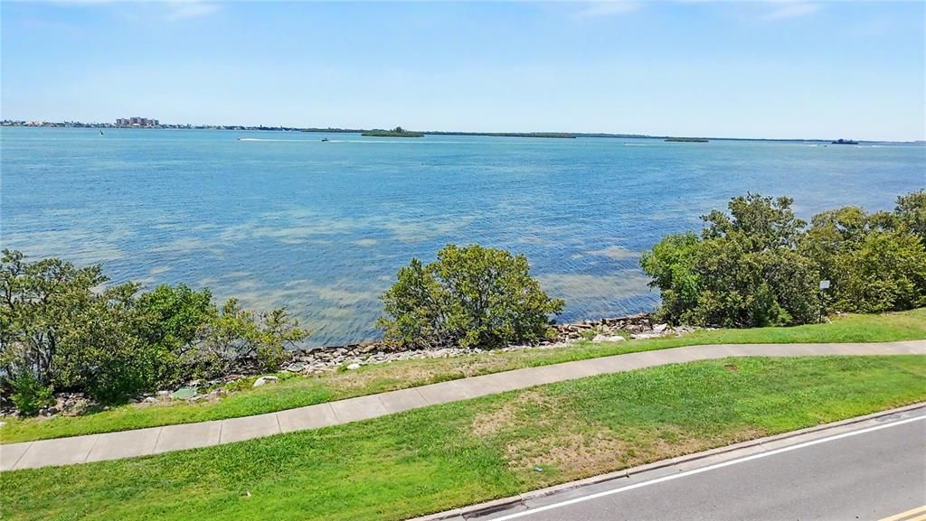 For Sale: $1,295,000 (3 beds, 3 baths, 2367 Square Feet)