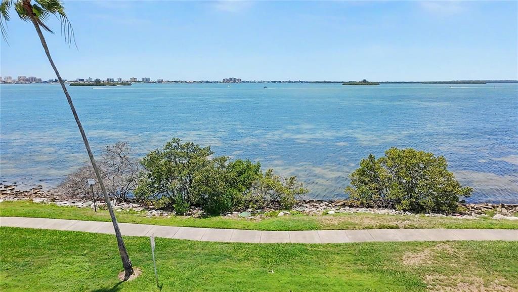 For Sale: $1,295,000 (3 beds, 3 baths, 2367 Square Feet)