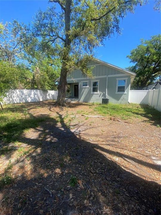 For Rent: $3,200 (3 beds, 2 baths, 1673 Square Feet)