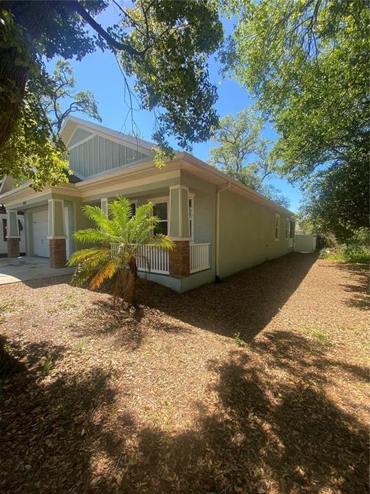 For Rent: $3,200 (3 beds, 2 baths, 1673 Square Feet)
