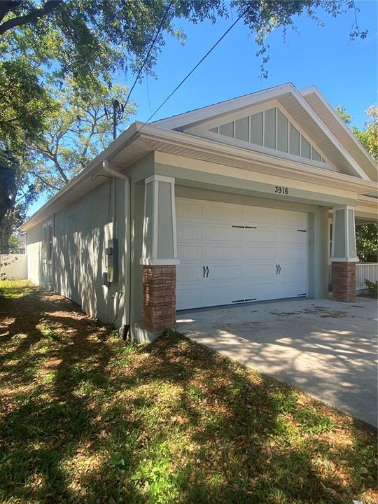 For Rent: $3,200 (3 beds, 2 baths, 1673 Square Feet)
