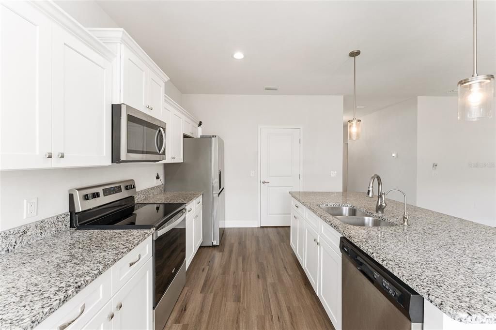 For Sale: $349,900 (4 beds, 2 baths, 1618 Square Feet)