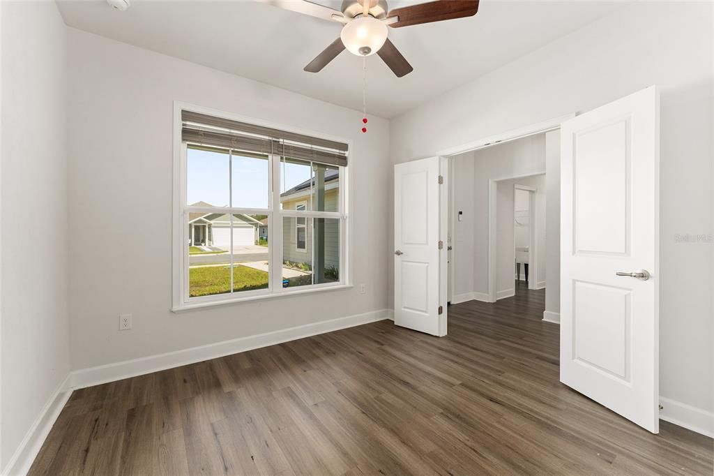 For Sale: $349,900 (4 beds, 2 baths, 1618 Square Feet)