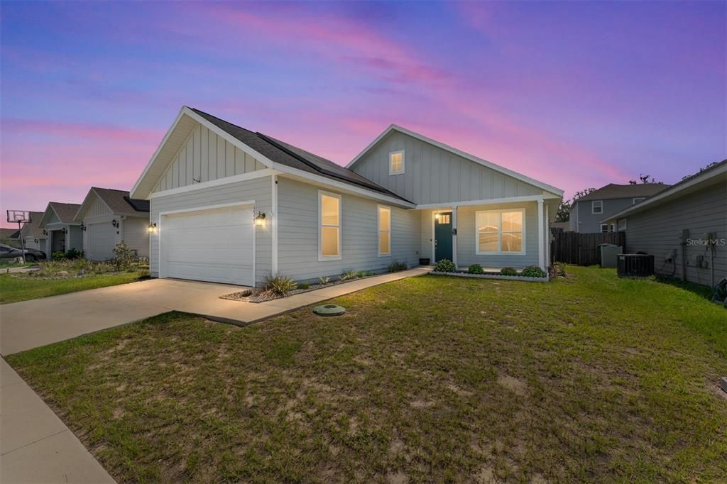 For Sale: $349,900 (4 beds, 2 baths, 1618 Square Feet)