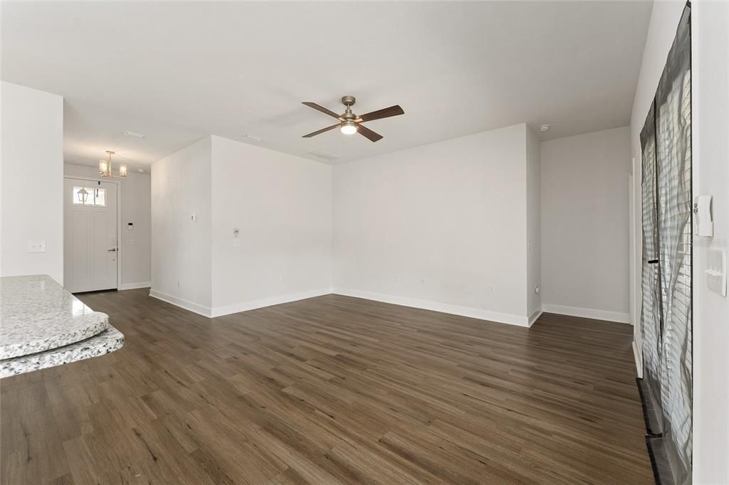 For Sale: $349,900 (4 beds, 2 baths, 1618 Square Feet)