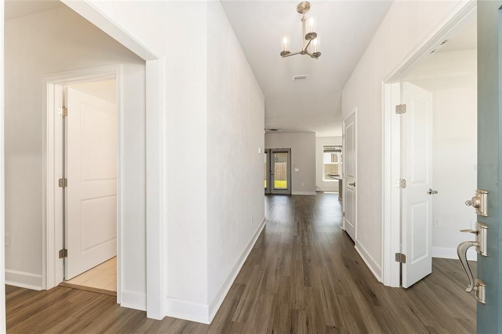 For Sale: $349,900 (4 beds, 2 baths, 1618 Square Feet)