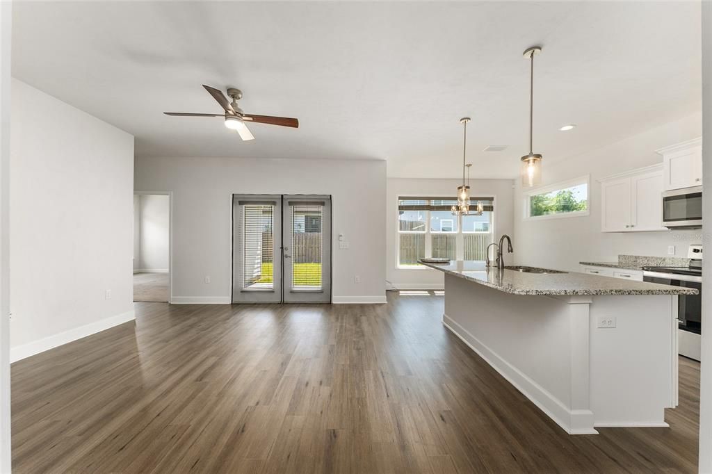 For Sale: $349,900 (4 beds, 2 baths, 1618 Square Feet)
