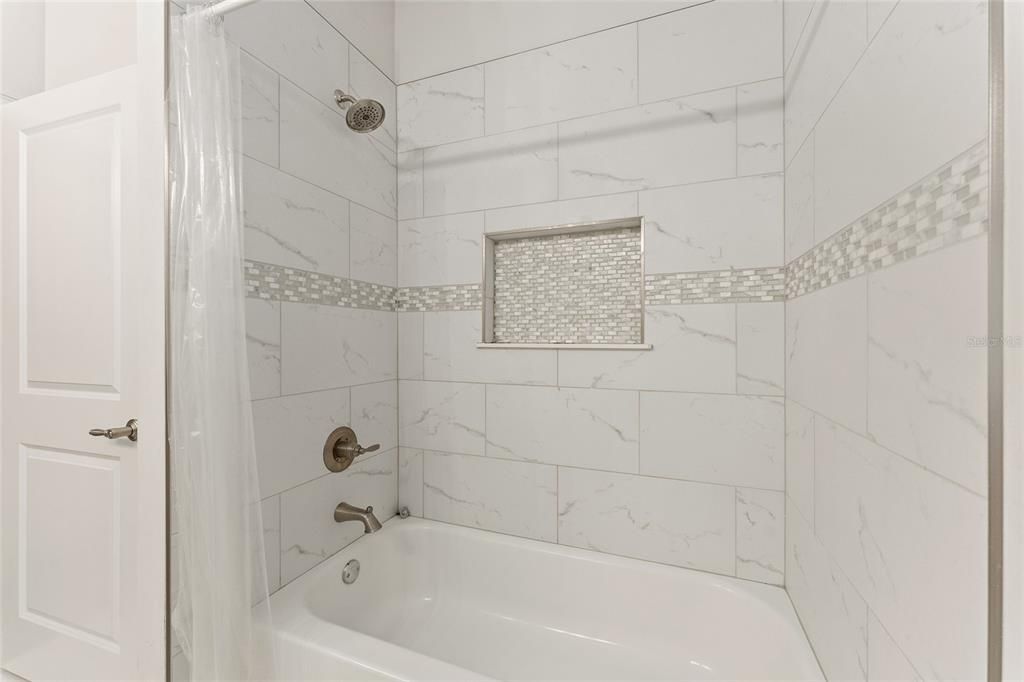 For Sale: $349,900 (4 beds, 2 baths, 1618 Square Feet)