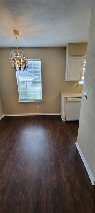 For Rent: $1,975 (3 beds, 2 baths, 1238 Square Feet)