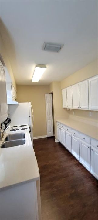 For Rent: $1,975 (3 beds, 2 baths, 1238 Square Feet)
