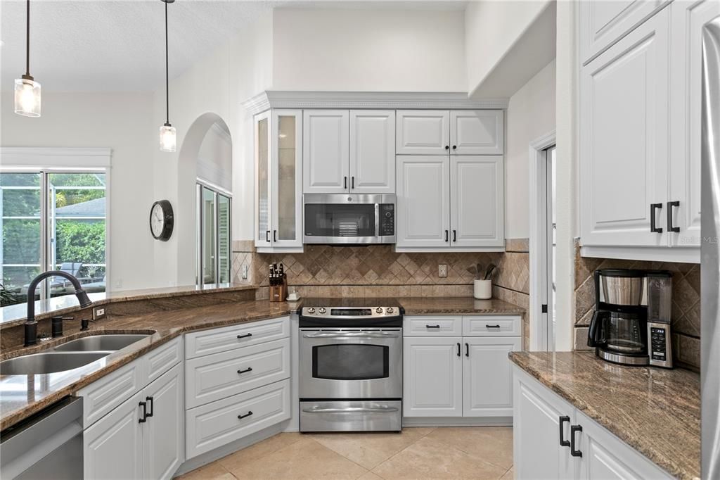 For Sale: $795,000 (4 beds, 3 baths, 2414 Square Feet)