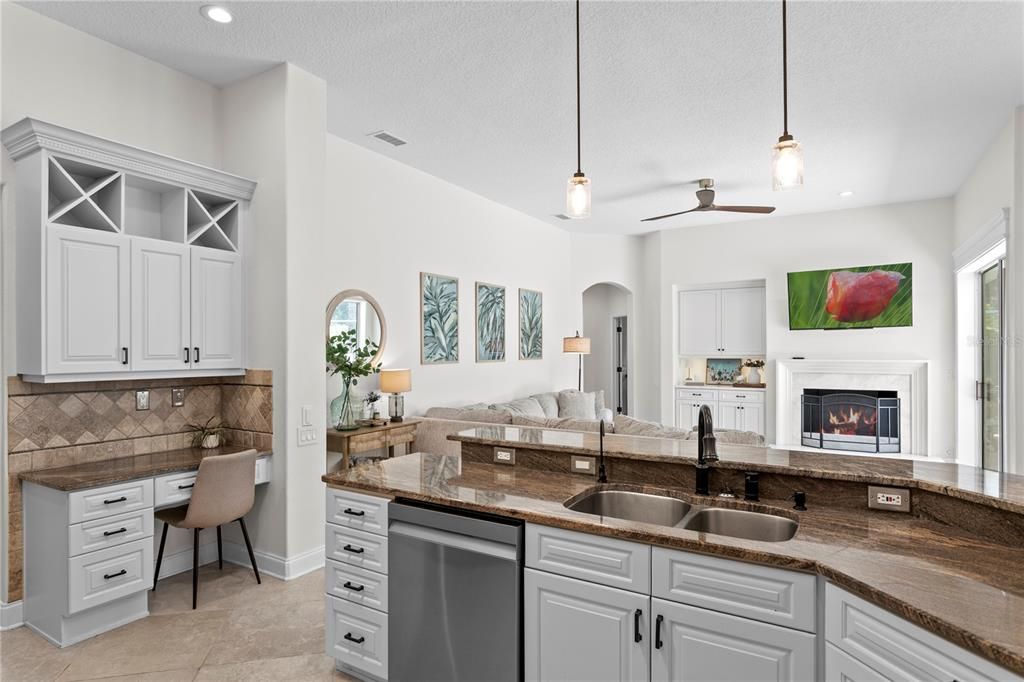 For Sale: $795,000 (4 beds, 3 baths, 2414 Square Feet)