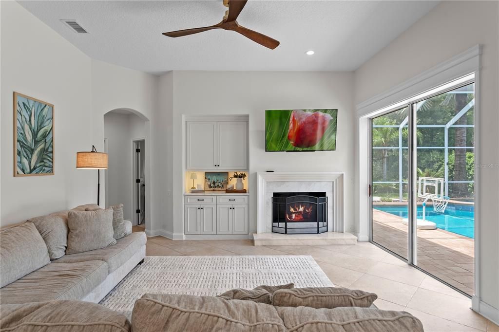For Sale: $795,000 (4 beds, 3 baths, 2414 Square Feet)