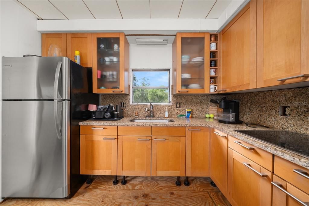 For Sale: $275,000 (2 beds, 2 baths, 672 Square Feet)