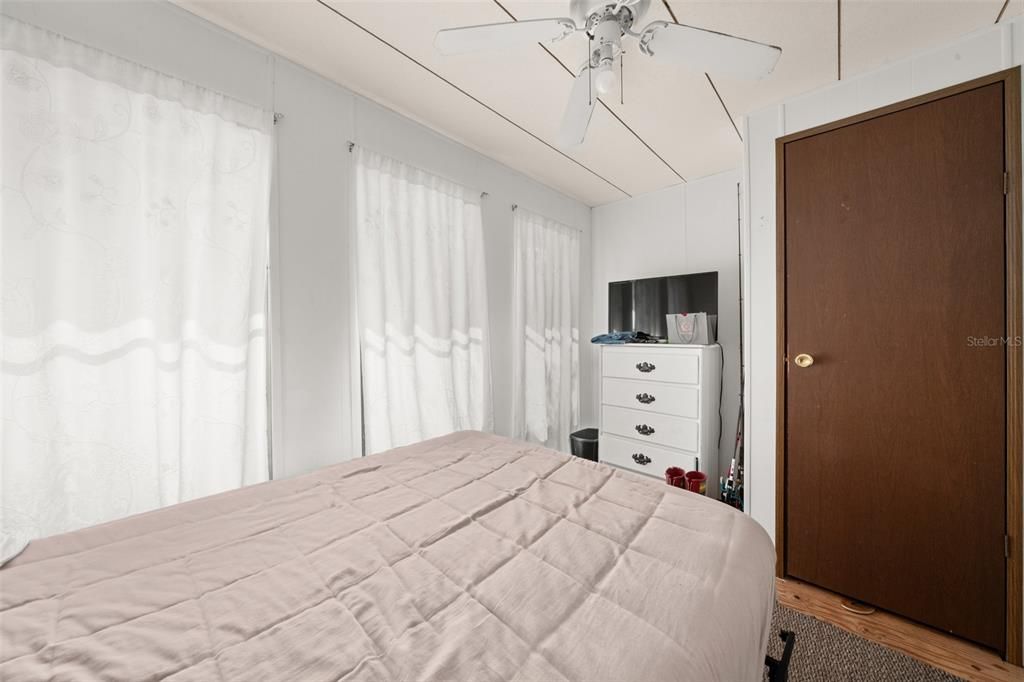 For Sale: $275,000 (2 beds, 2 baths, 672 Square Feet)