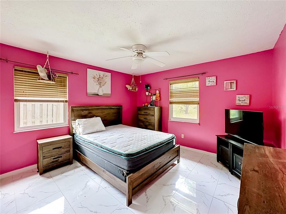 For Sale: $399,000 (3 beds, 2 baths, 1823 Square Feet)