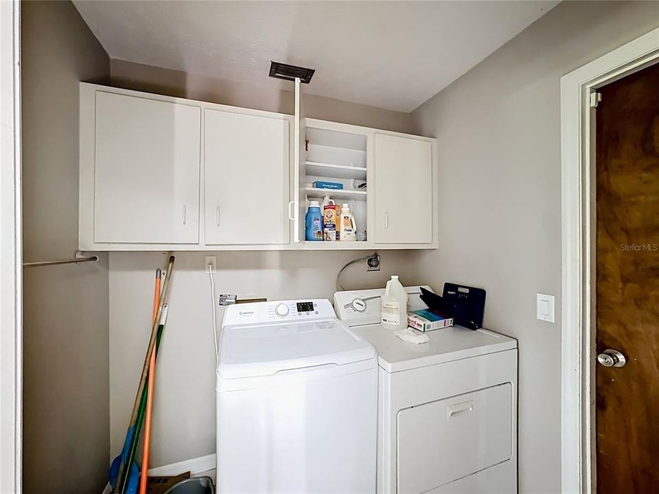 For Sale: $399,000 (3 beds, 2 baths, 1823 Square Feet)