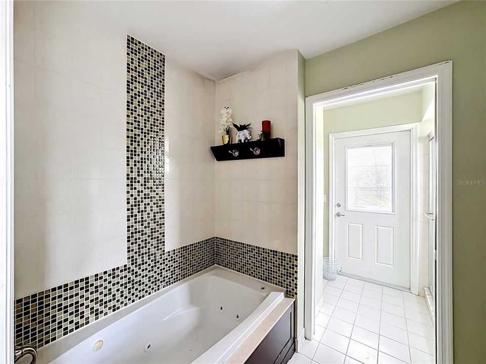 For Sale: $399,000 (3 beds, 2 baths, 1823 Square Feet)