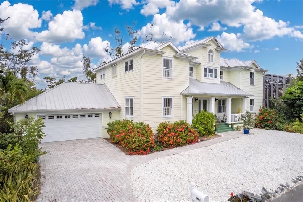 For Sale: $1,749,000 (4 beds, 3 baths, 2688 Square Feet)
