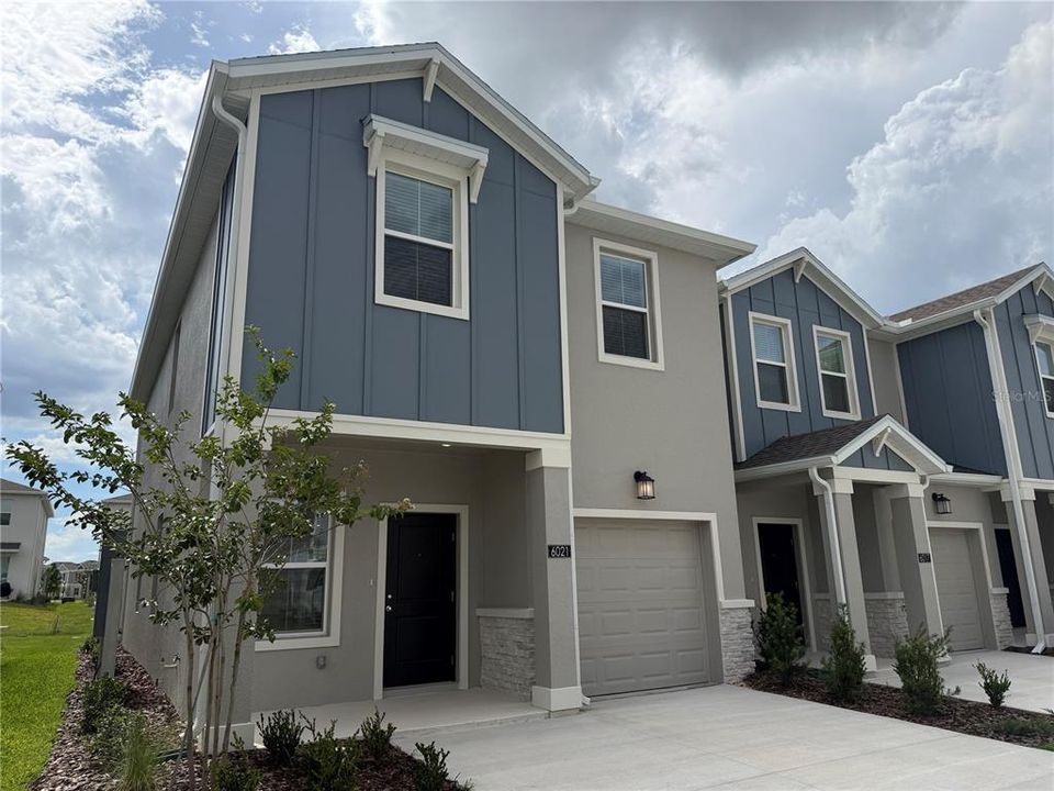 For Rent: $2,350 (3 beds, 2 baths, 1873 Square Feet)