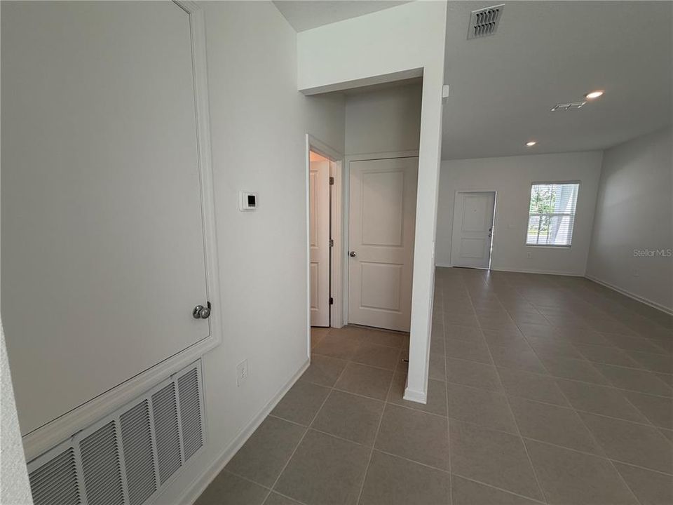 For Rent: $2,350 (3 beds, 2 baths, 1873 Square Feet)