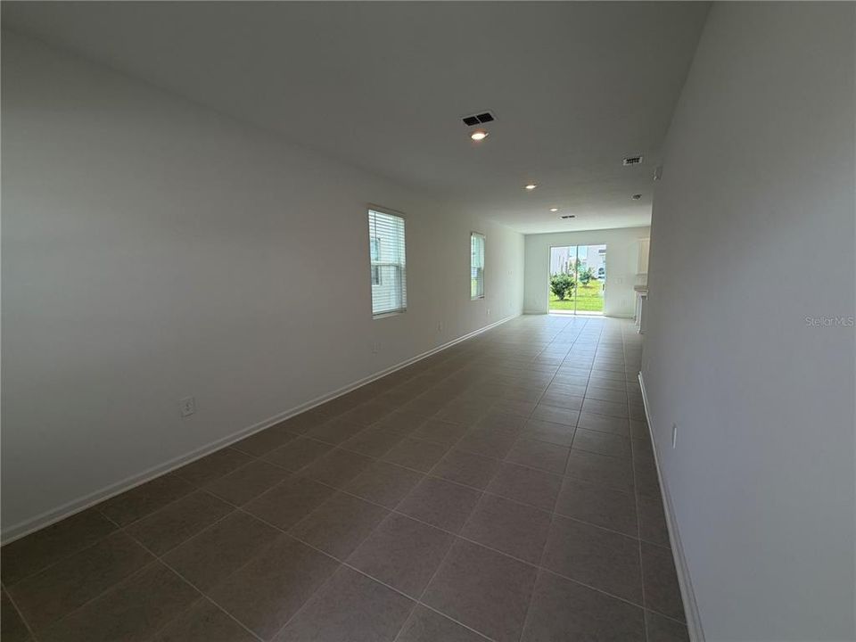 For Rent: $2,350 (3 beds, 2 baths, 1873 Square Feet)
