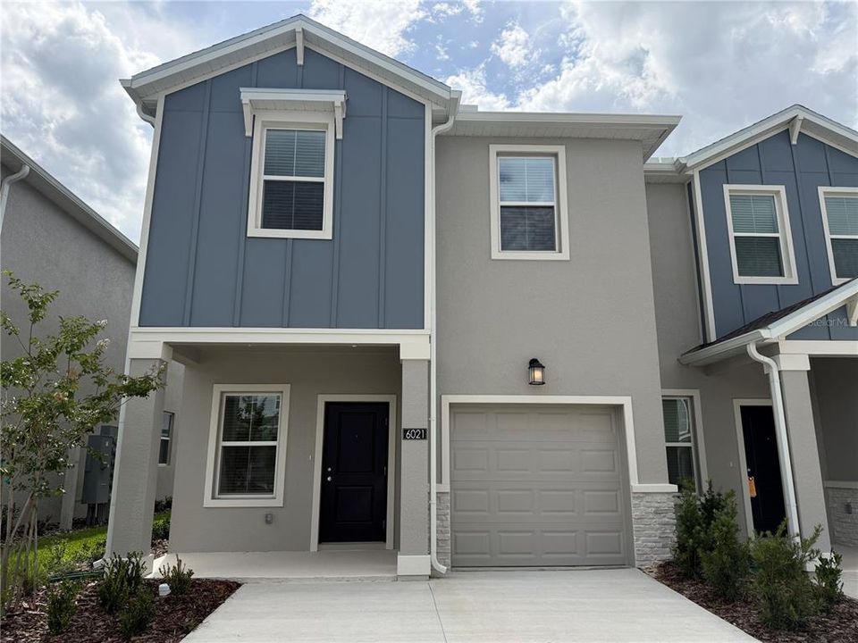 For Rent: $2,350 (3 beds, 2 baths, 1873 Square Feet)