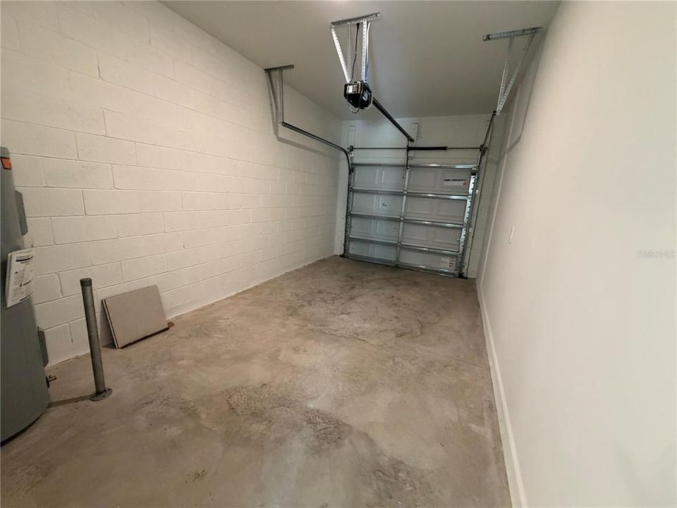 For Rent: $2,350 (3 beds, 2 baths, 1873 Square Feet)