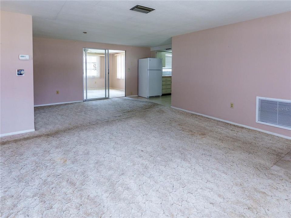 For Sale: $185,000 (2 beds, 2 baths, 1092 Square Feet)