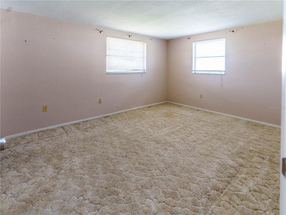 For Sale: $185,000 (2 beds, 2 baths, 1092 Square Feet)