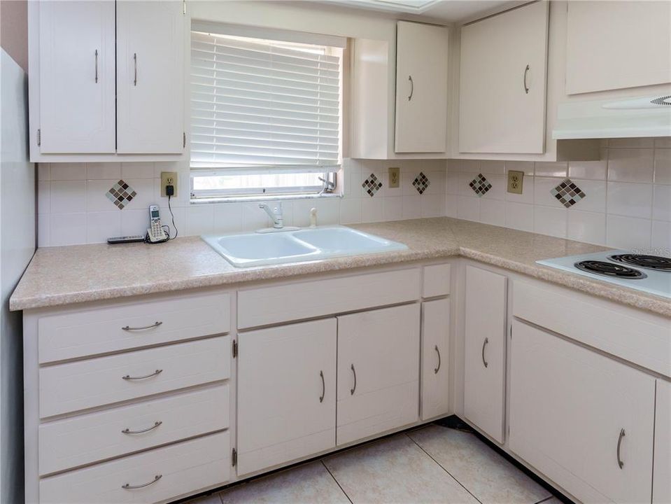 For Sale: $185,000 (2 beds, 2 baths, 1092 Square Feet)