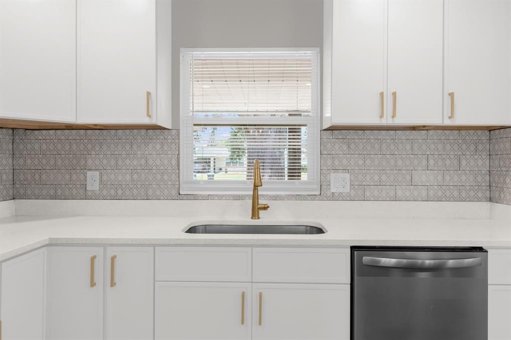For Sale: $369,000 (3 beds, 2 baths, 1545 Square Feet)