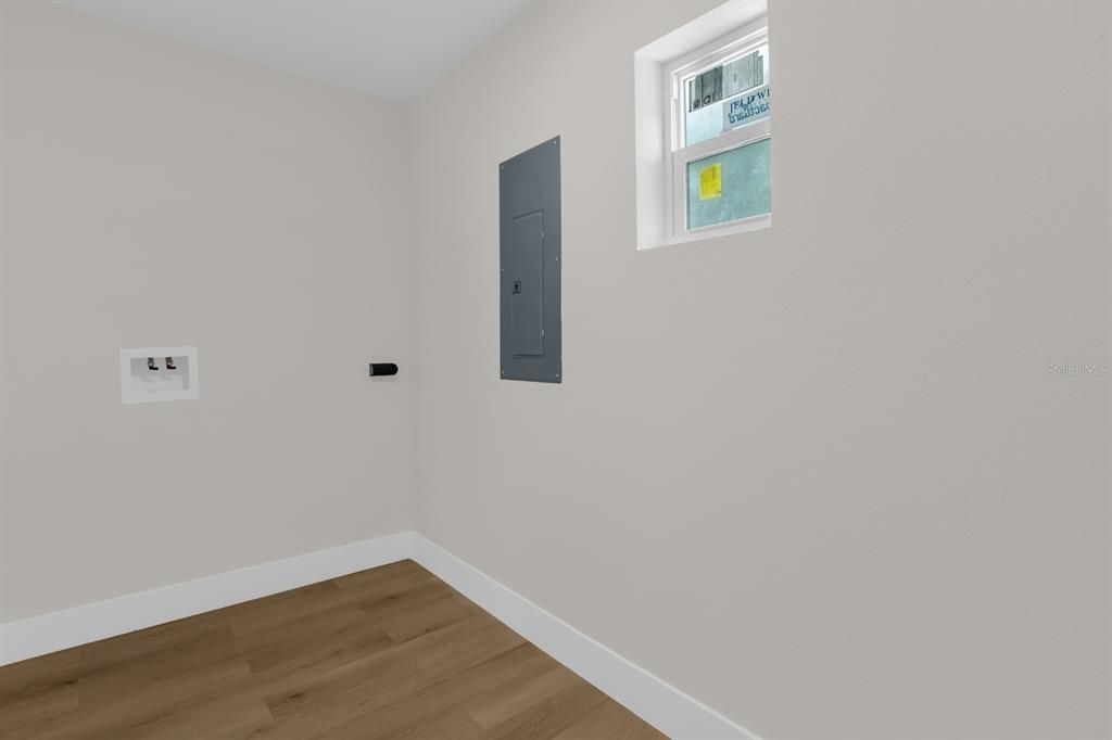 For Sale: $369,000 (3 beds, 2 baths, 1545 Square Feet)