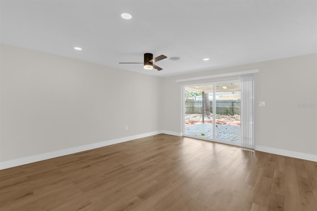 For Sale: $369,000 (3 beds, 2 baths, 1545 Square Feet)