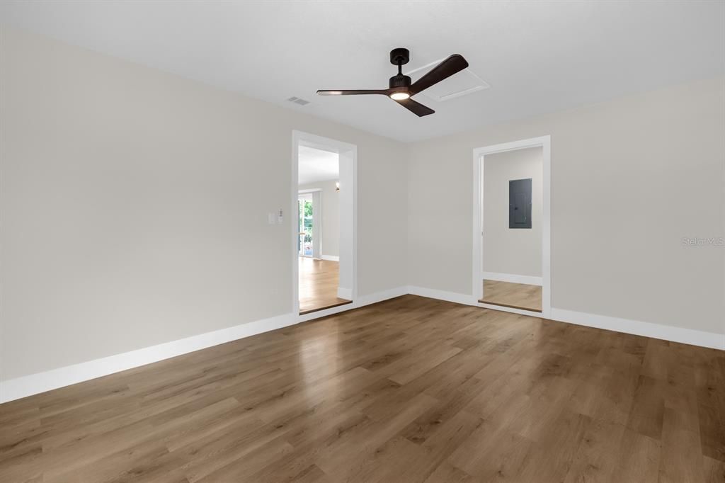 For Sale: $369,000 (3 beds, 2 baths, 1545 Square Feet)