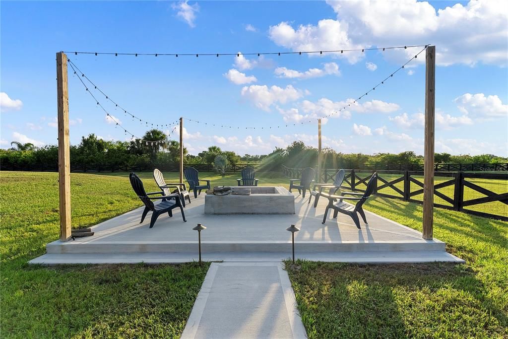 For Sale: $1,800,000 (6 beds, 4 baths, 3770 Square Feet)