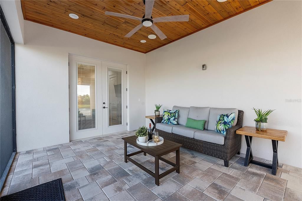 For Sale: $1,800,000 (6 beds, 4 baths, 3770 Square Feet)