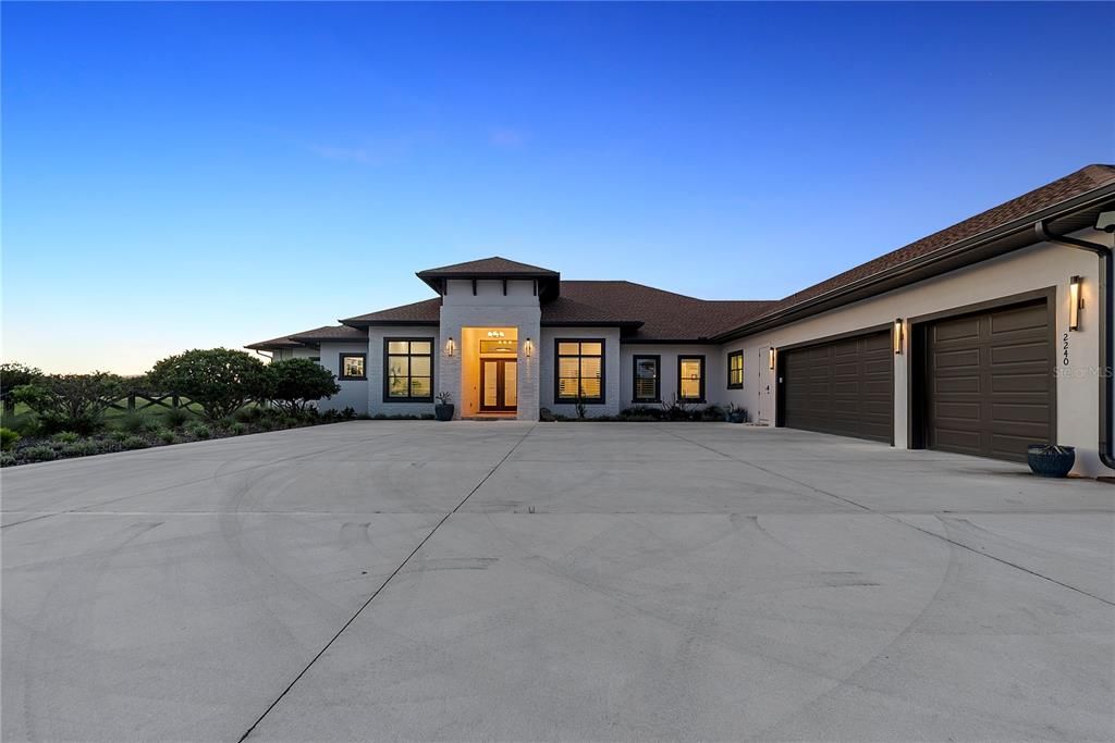 For Sale: $1,800,000 (6 beds, 4 baths, 3770 Square Feet)