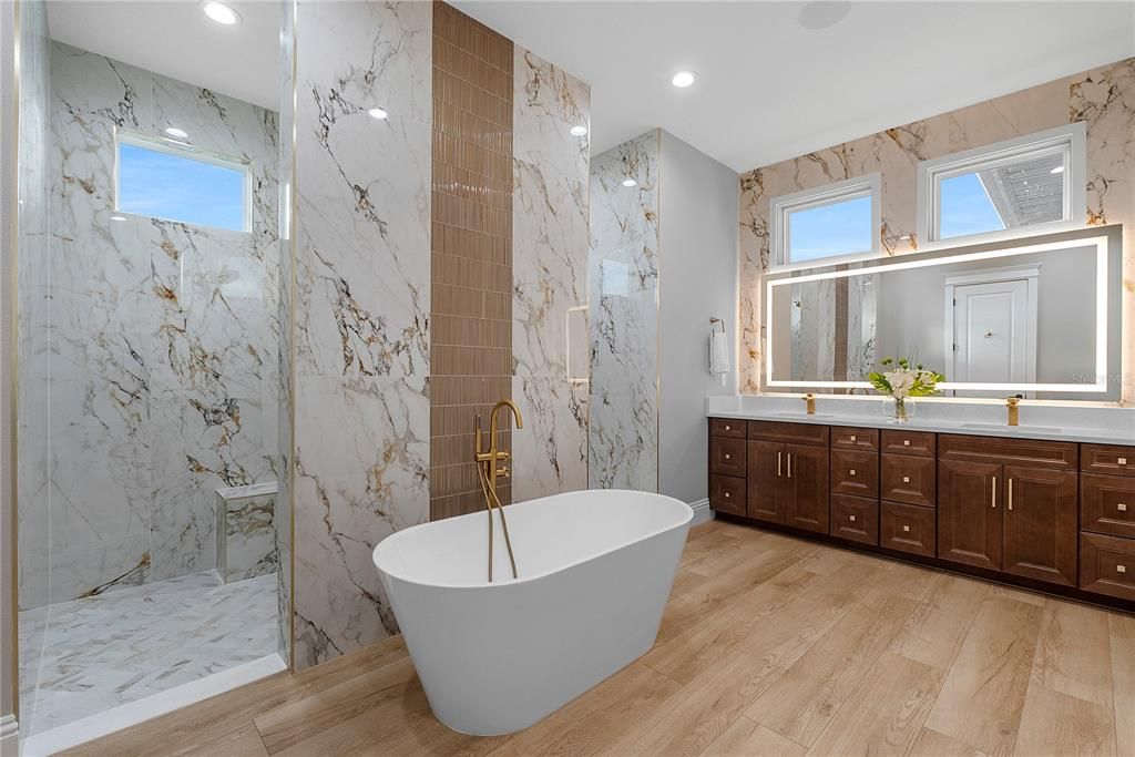 For Sale: $1,800,000 (6 beds, 4 baths, 3770 Square Feet)